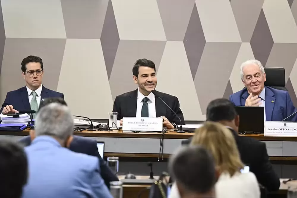 Comissão do Senado aprova indicação de Jorge Messias ao Supremo por 16 votos a 11