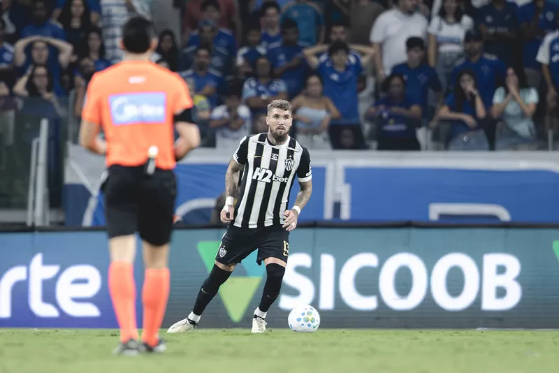 STJD reduz punição de Lyanco, após expulsão no clássico contra o Cruzeiro