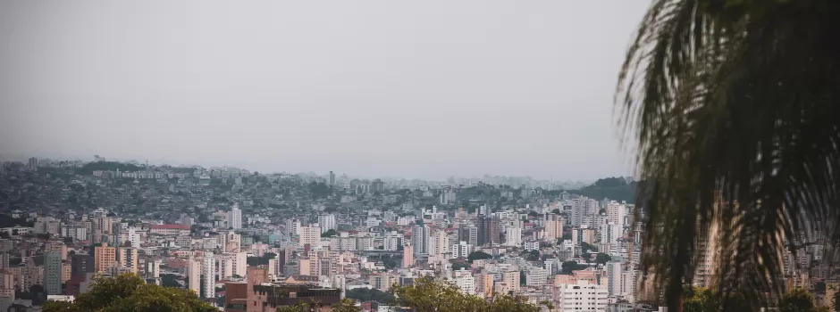 Defesa Civil alerta para chegada de frente fria com chuva e queda de temperatura em Minas