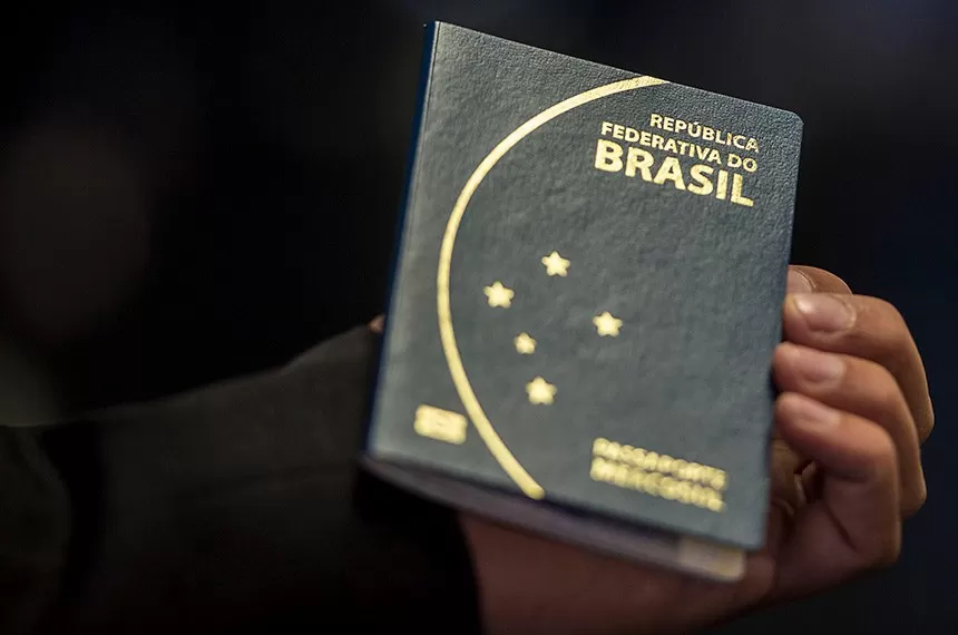 Passaporte gratuito para estudantes de baixa renda volta ao Senado após mudanças na Câmara