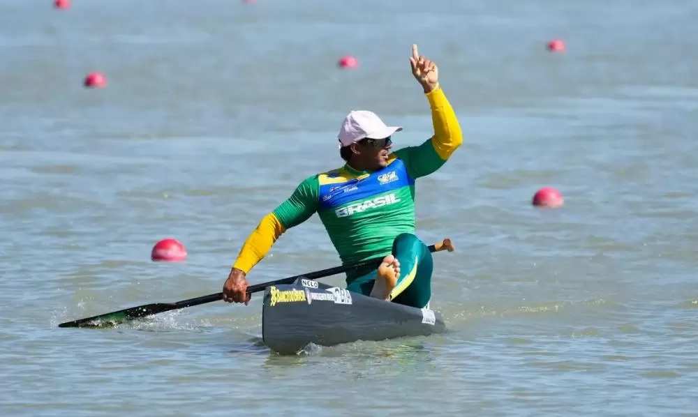 Isaquias Queiroz é prata na etapa da Copa do Mundo de canoagem na Hungria