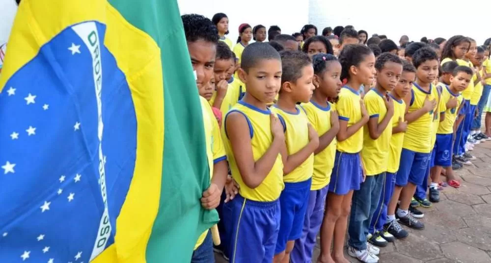 Câmara de BH aprova ensino obrigatório do Hino Nacional em escolas no 1º turno