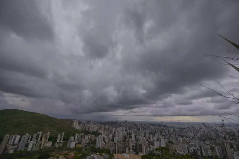 BH terá quinta-feira nublada, com possibilidade de pancadas de chuva e rajadas de vento