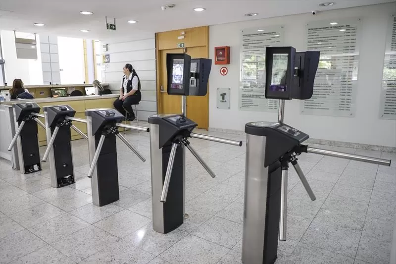 Idec lança campanha e defende proibição do reconhecimento facial em espaços públicos