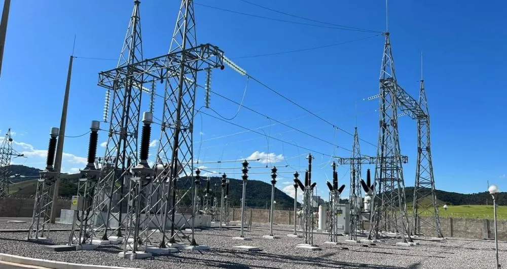 Cemig amplia sistema que reduz apagões e reforça energia em 700 cidades de Minas