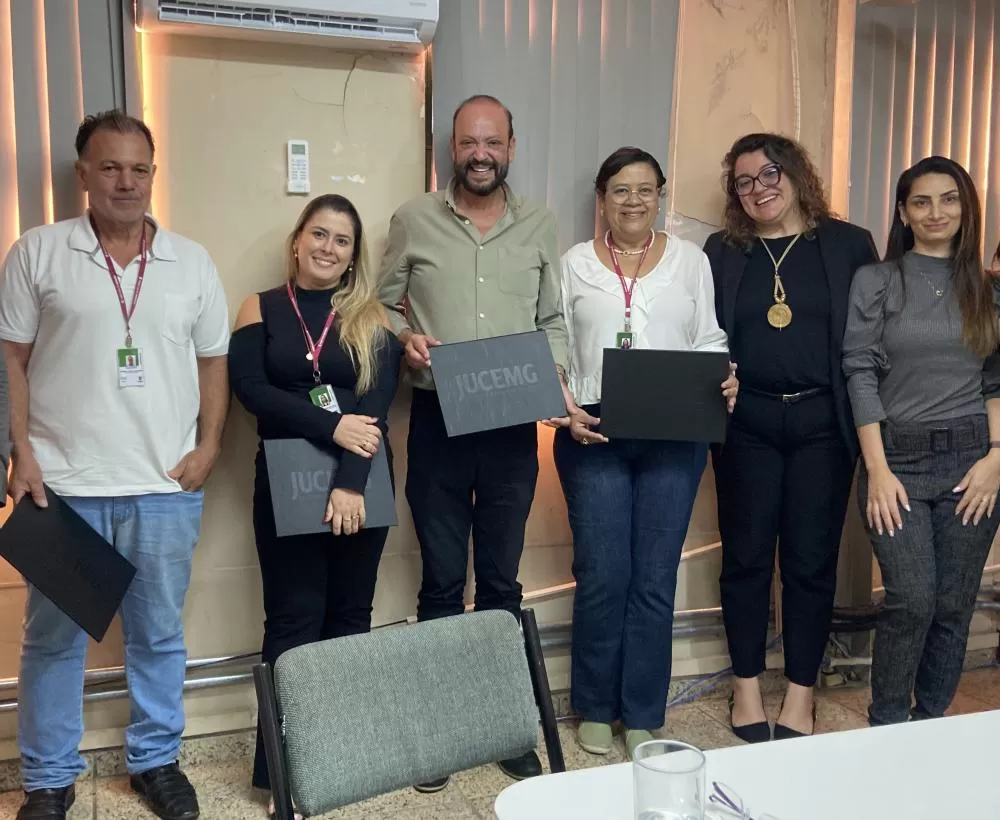 Contagem recebe homenagem da Jucemg por avanços na abertura de empresas