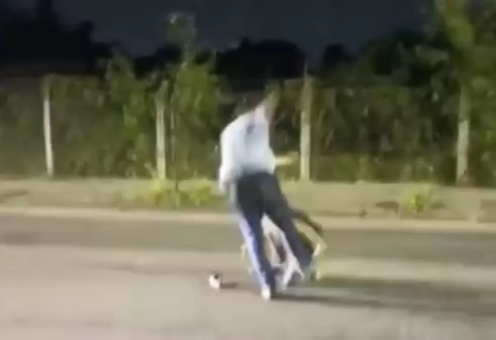 Motorista de ônibus agride mulher após briga de trânsito em BH
