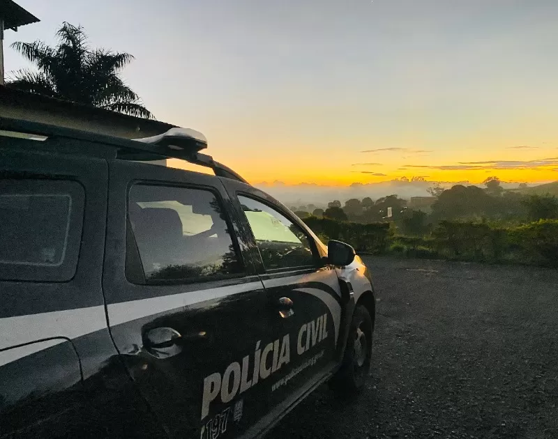 Investigação sobre o desaparecimento de 400 armas avança e pode gerar demissão de servidora da Polícia Civil