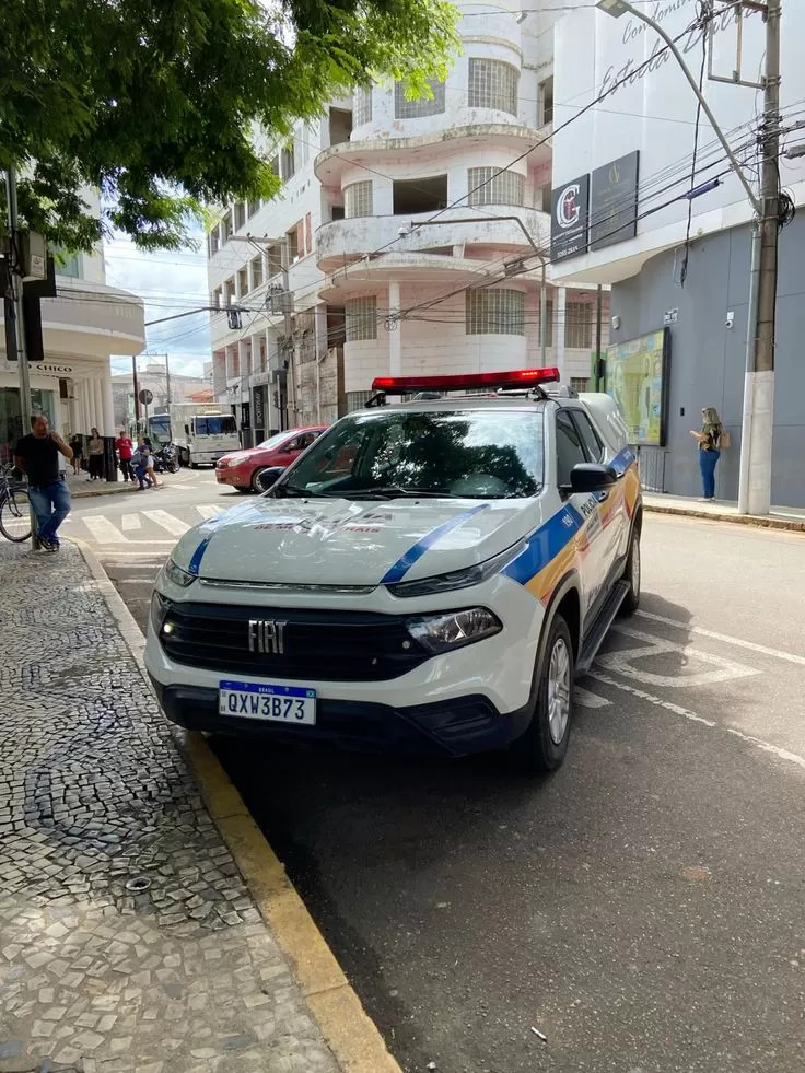 Homem é morto e cunhado fica ferido em ataque a tiros em Santa Luzia