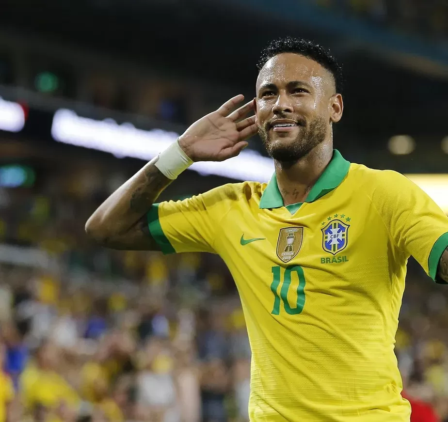 Neymar sofre lesão muscular e pode perder estreia da Seleção Brasileira na Copa do Mundo