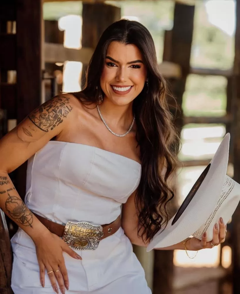 Tayná Barra é eleita rainha do Pedro Leopoldo Rodeio Show 2026