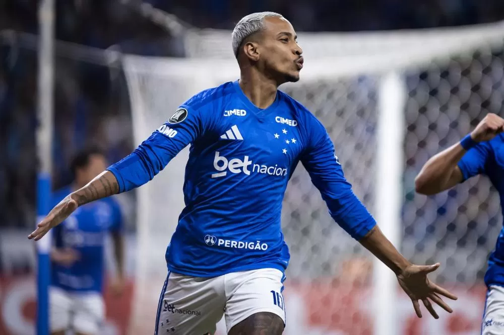Com show de Matheus Pereira, Cruzeiro atropela o Barcelona-EQU e garante vaga nas oitavas da Libertadores