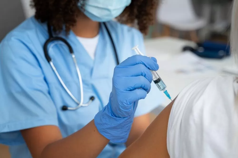 PBH abre 19 centros de saúde neste sábado para vacinação contra a gripe