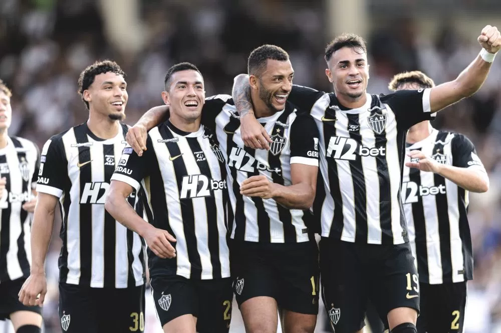 Atlético vence o Vasco em São Januário e volta a triunfar fora de casa