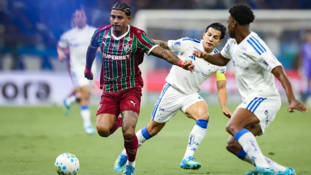 Em jogo movimentado, Cruzeiro e Fluminense empatam por 1 a 1 no Mineirão