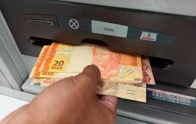 Projeto limita saques em espécie a R$ 100 mil por mês e endurece regras contra lavagem de dinheiro