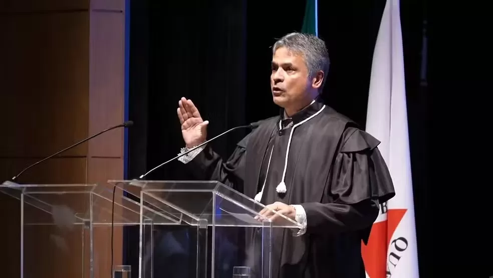 Desembargador Carlos Henrique Perpétuo Braga assume presidência do TRE-MG