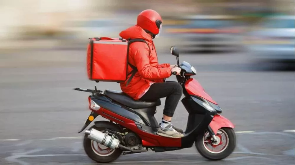 Governo lança crédito para entregadores financiarem motos e bicicletas elétricas