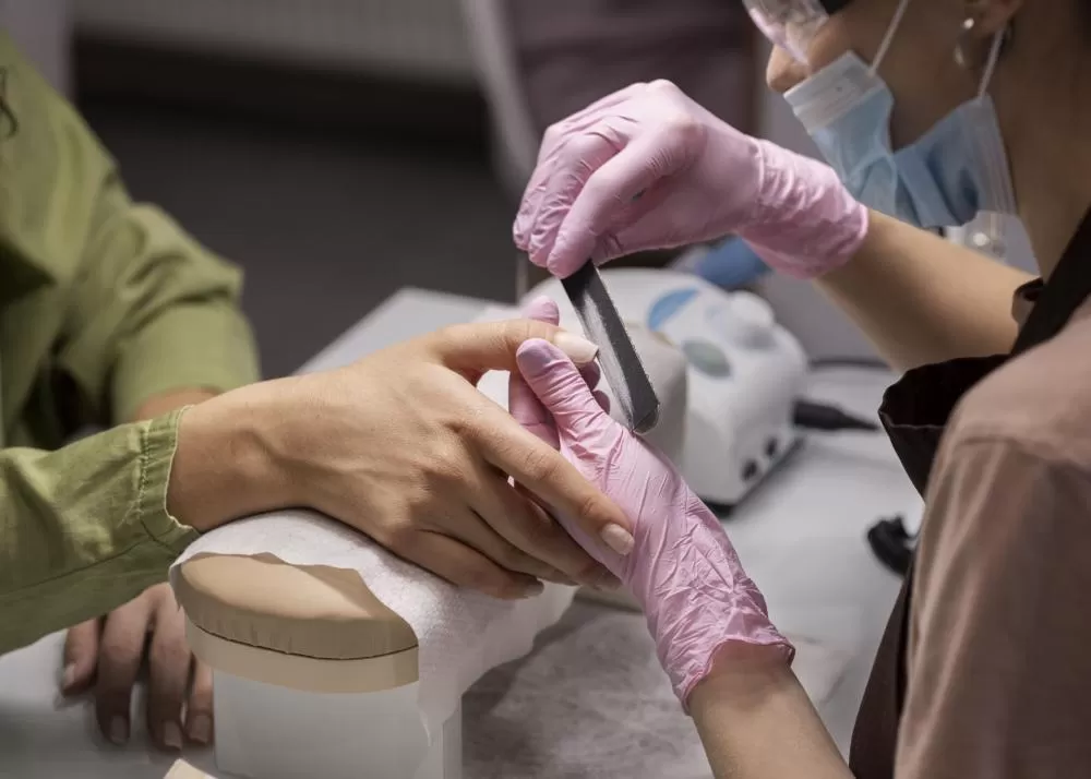 Comissão da Câmara aprova projeto que reconhece profissão de designer de unhas