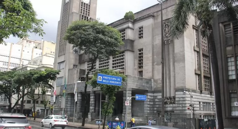 PBH nomeia 100 aprovados em concursos públicos; maioria reforçará rede municipal de ensino