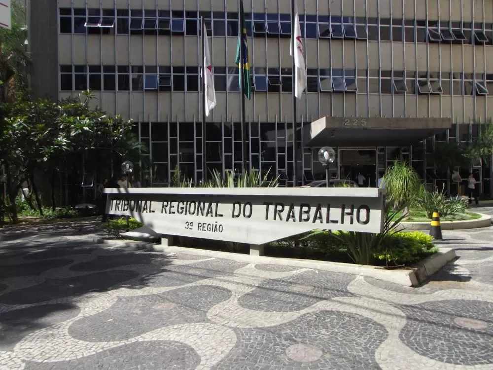 Justiça reverte justa causa de trabalhadora com deficiência intelectual e responsabiliza empresa em MG