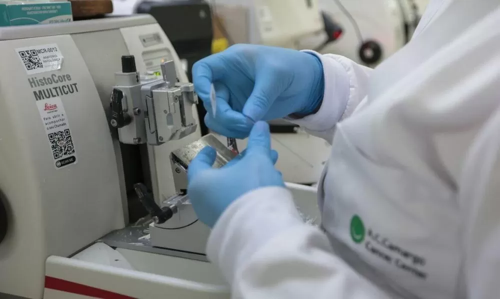 Ministério da Saúde amplia tratamento da leucemia mieloide aguda com novo medicamento no SUS