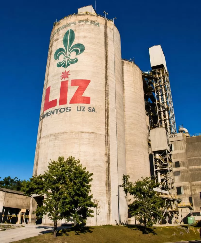Cimentos Liz celebra 50 anos de fabricação de cimento no Brasil com solenidade em Vespasiano