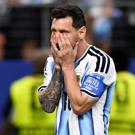 Messi marca, quebra recorde histórico e coloca a Argentina a um passo da classificação