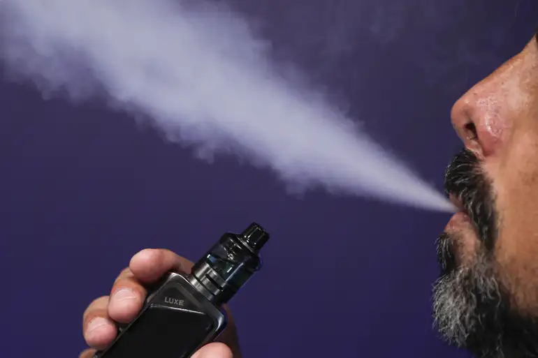 Anvisa e Receita Federal apreendem mais de 25 mil cigarros eletrônicos em operação nacional