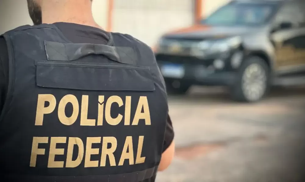 Servidora da Receita Federal é alvo de operação da PF