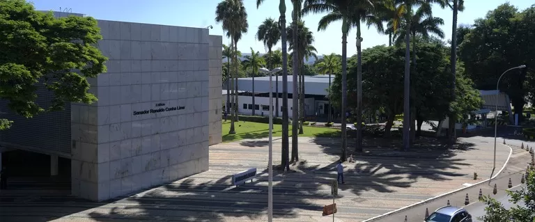 Instituição Fiscal Independente alerta que próximo presidente terá de enfrentar decisões fiscais difíceis para conter avanço da dívida pública