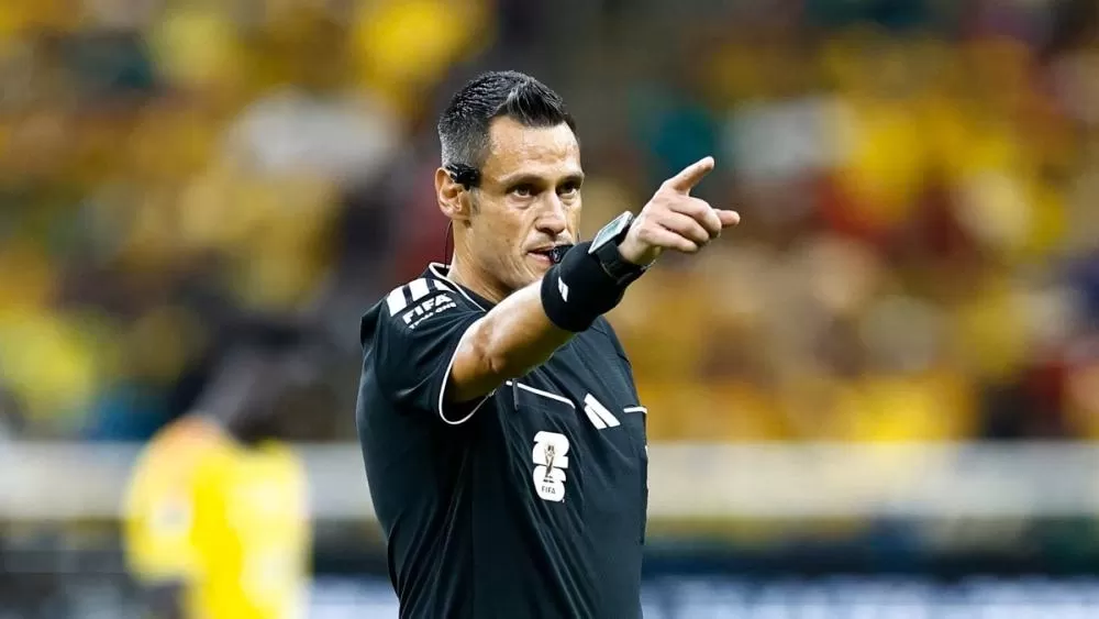 Fifa define árbitro italiano para duelo entre Brasil e Japão na Copa do Mundo
