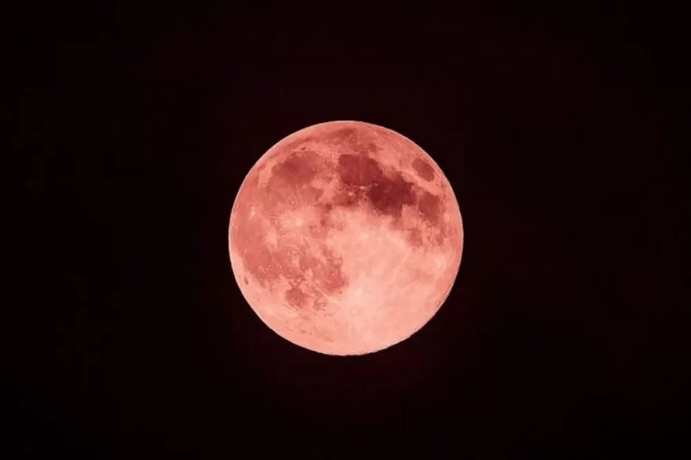 Lua de Morango poderá ser observada no Brasil nesta segunda-feira; entenda o fenômeno