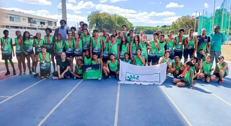Alunos de escola municipal de BH conquistam 60 medalhas no Troféu Szmuchrowski de Atletismo