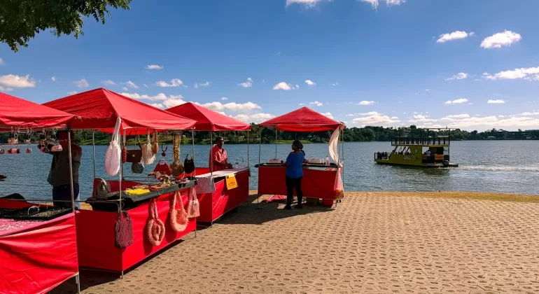 Orla da Pampulha passa a receber feira de artesanato, gastronomia e souvenires aos domingos