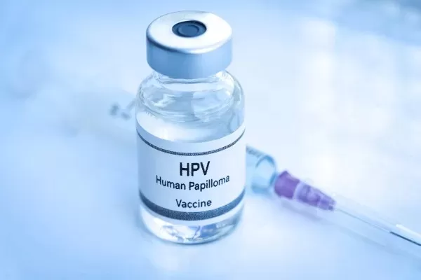 Jovens de 15 a 19 anos poderão se vacinar contra o HPV até dezembro pelo SUS