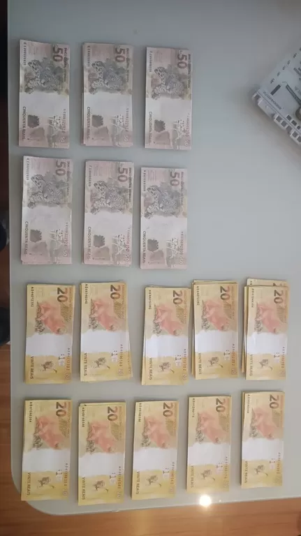 PF prende homem com R$ 10 mil em notas falsas durante operação em Juiz de Fora