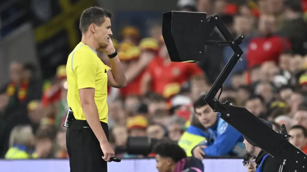 Fifa adota esquema inédito para o VAR em França x Marrocos nas quartas da Copa do Mundo