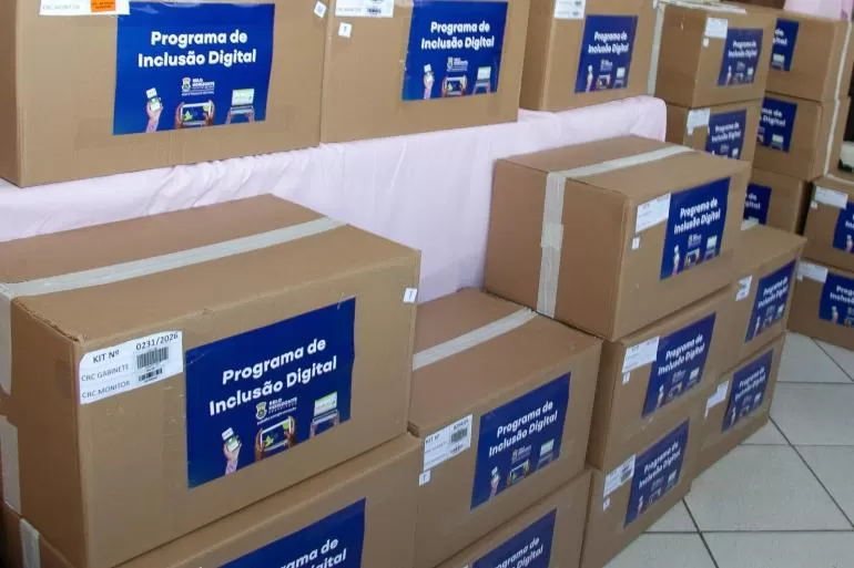 Prefeitura de Belo Horizonte amplia inclusão digital com doação de computadores