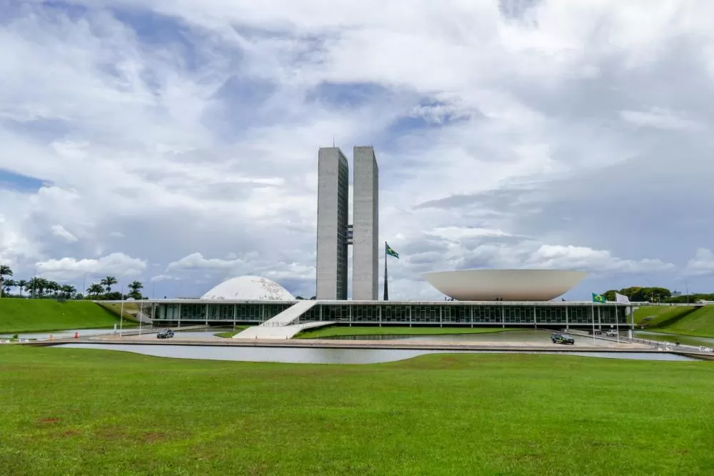 Senado aprova aumento de penas para crimes contra professores e profissionais da saúde