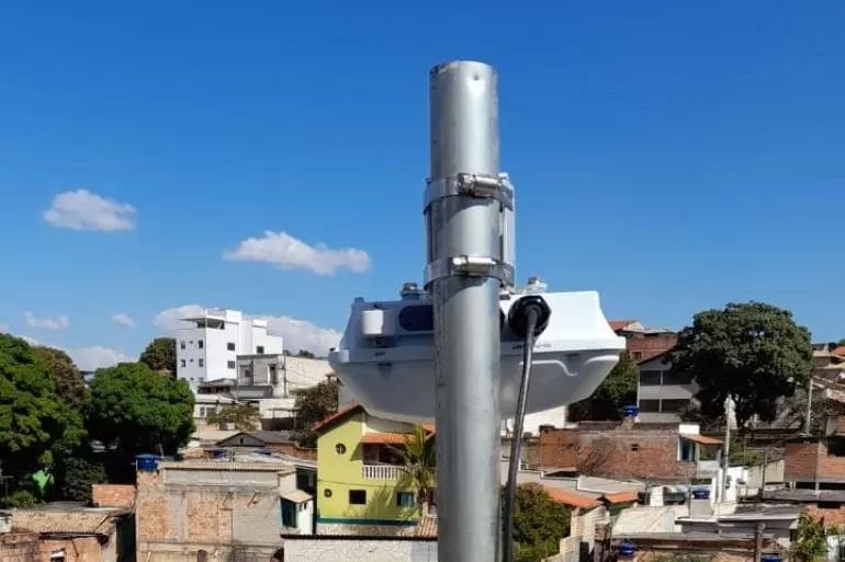 Programa de inclusão digital de BH amplia conectividade em áreas vulneráveis com rede própria de fibra óptica