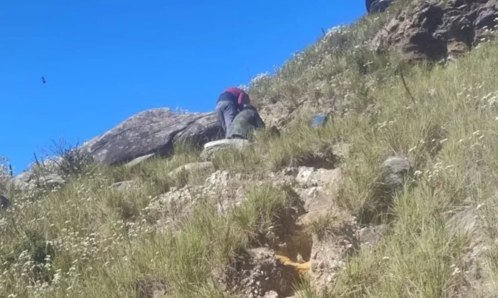 Mulher fica ferida durante trilha no Parque Estadual do Itacolomi e é resgatada por helicóptero