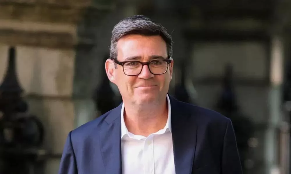 Quem é Andy Burnham, o novo primeiro-ministro que assume o Reino Unido em meio à crise