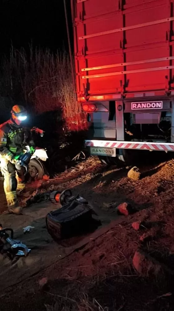 Homem morre em batida frontal entre carro e caminhão no Triângulo Mineiro