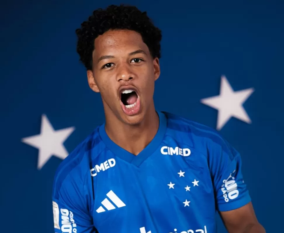Cruzeiro oficializa volante Zé Lucas, de 18 anos, contratado junto ao Sport