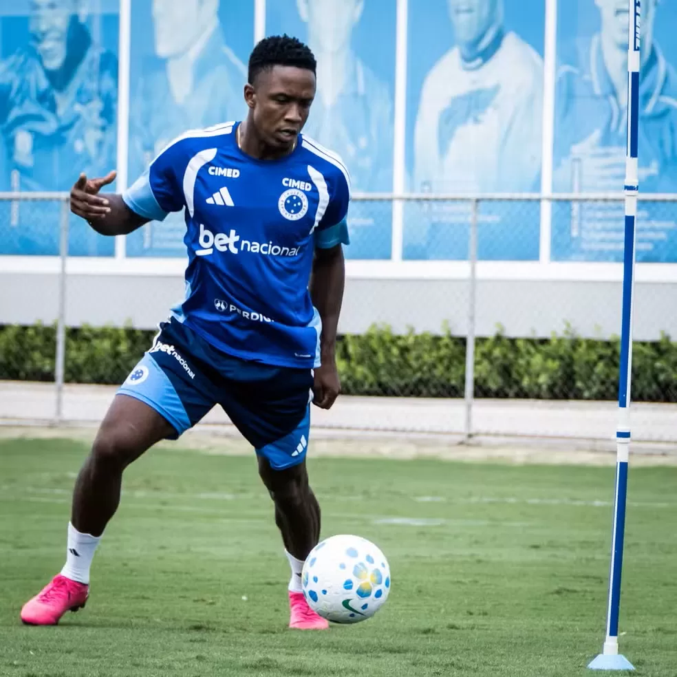 Sinisterra precisará passar por cirurgia e deve desfalcar Cruzeiro até o fim da temporada