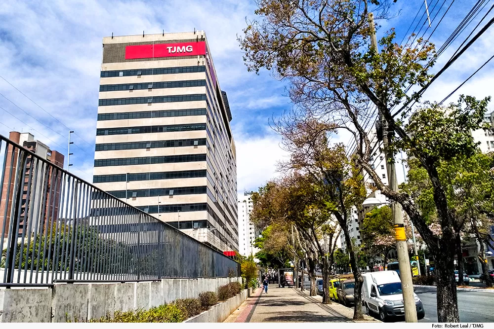 Justiça mantém condenação de homem por beijo forçado em ex-namorada em MG