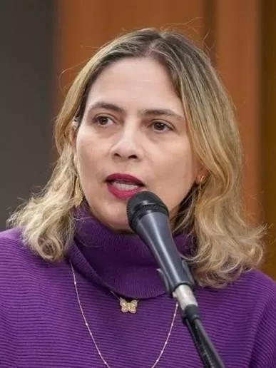 Ex-subsecretária falta pela segunda vez à ALMG para explicar contrato de material didático