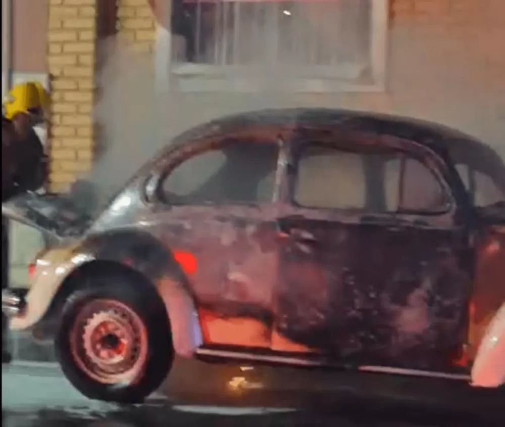 Carro de vereador é incendiado em frente à residência em Nova Lima, na Grande BH