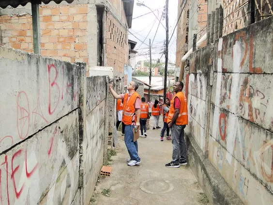Câmara de BH debate futuro da Vila São Rafael e possível remoção de famílias